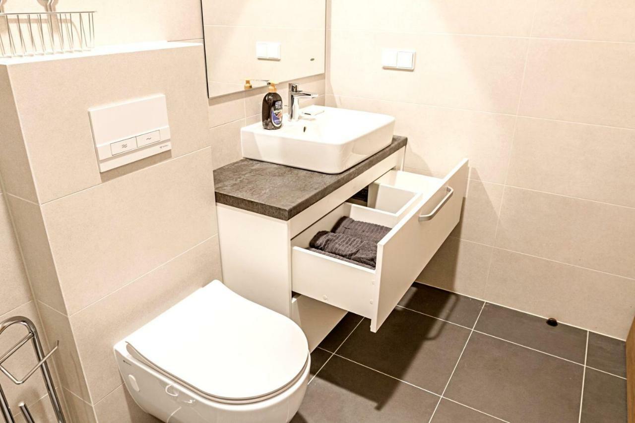 Modern 1Bd Apartment In Old Town By Hostlovers Kaunas Dış mekan fotoğraf