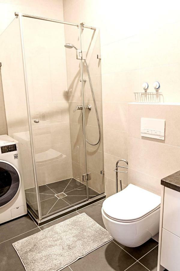 Modern 1Bd Apartment In Old Town By Hostlovers Kaunas Dış mekan fotoğraf
